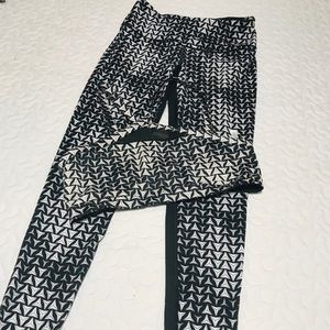 Victoria Secret, Victoria Sport leggings and bra